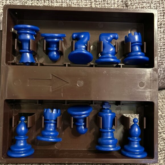 Thinkfun Solitaire Chess Mind-Capturing Logic Game 60 Challenges Complete - Picture 2 of 4